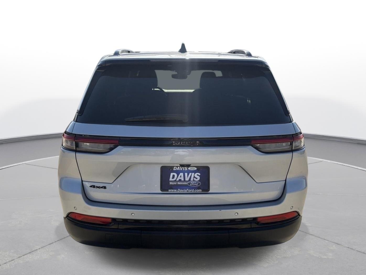 View vehicle photo 4