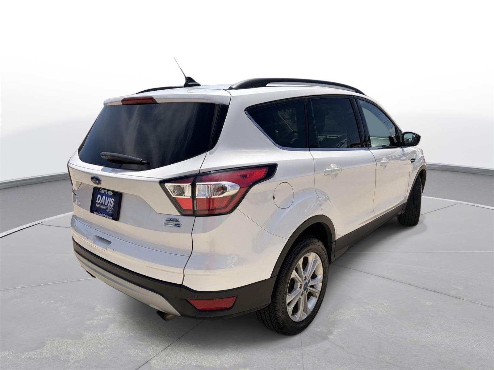 View vehicle photo 3