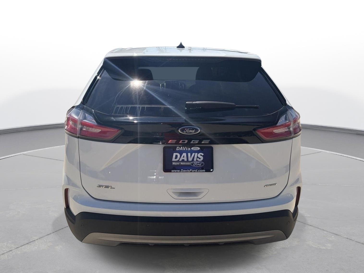 View vehicle photo 4