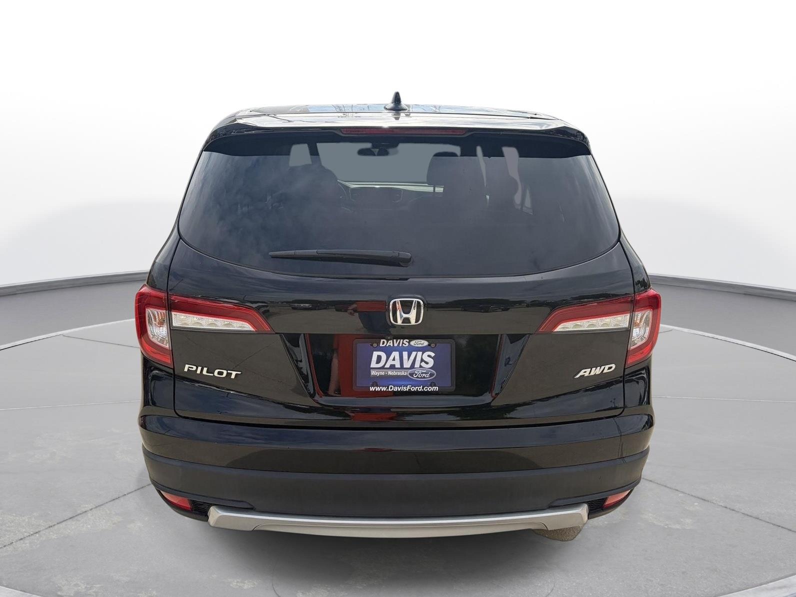 View vehicle photo 4