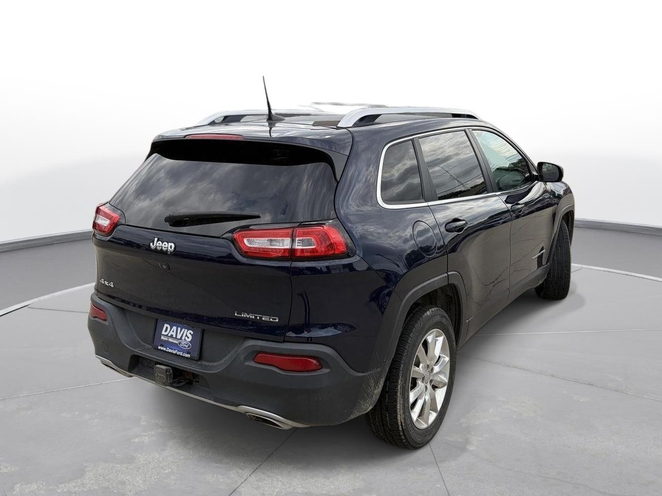 View vehicle photo 3