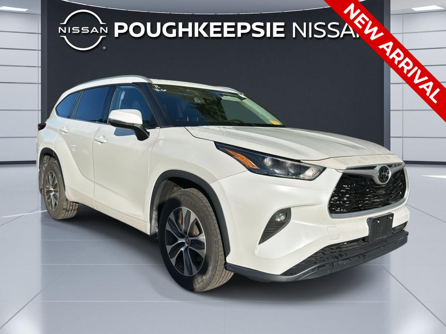 White (Wind Chill Pearl) 2022 Toyota Highlander XLE AWD SUV / Crossover All-Wheel Drive 8-Speed Automatic