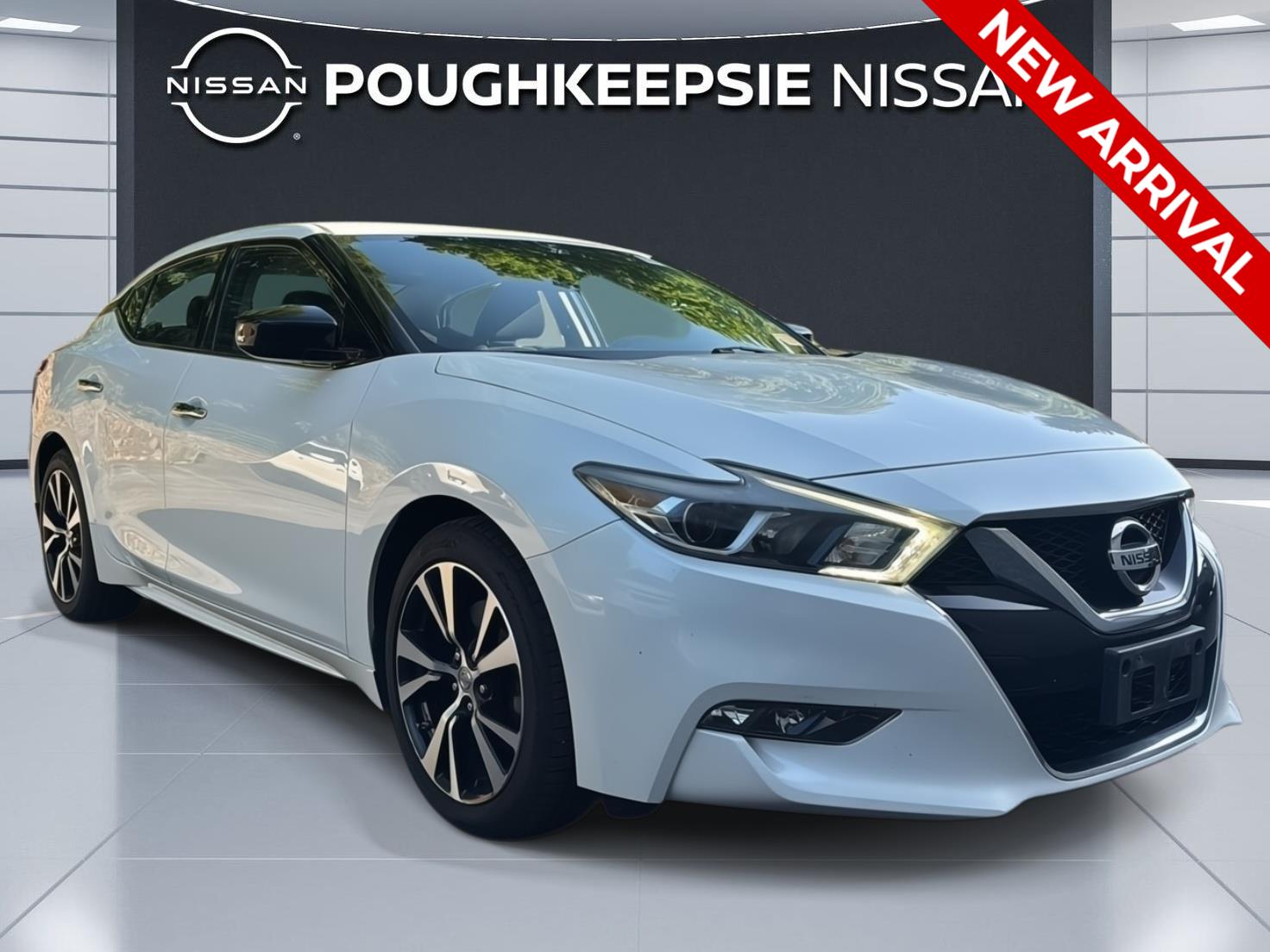 Pearl White 2018 Nissan Maxima Sedan Front-Wheel Drive Continuously Variable Transmission