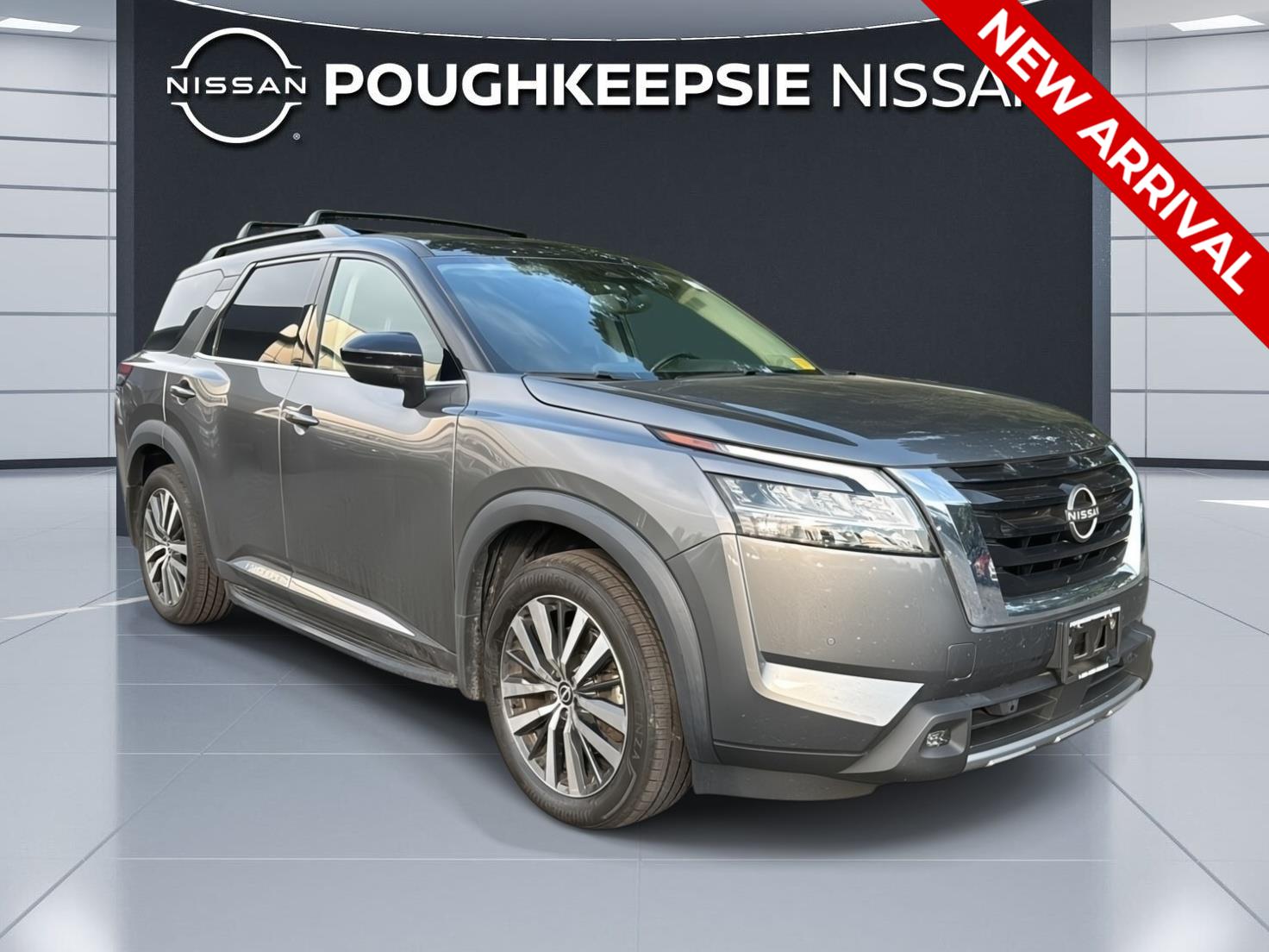  2022 Nissan Pathfinder Platinum 4WD   