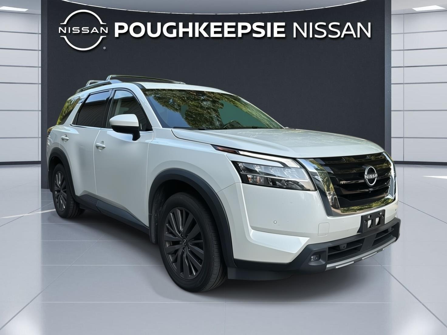 Pearl White Tricoat 2022 Nissan Pathfinder SUV / Crossover All-Wheel Drive Automatic