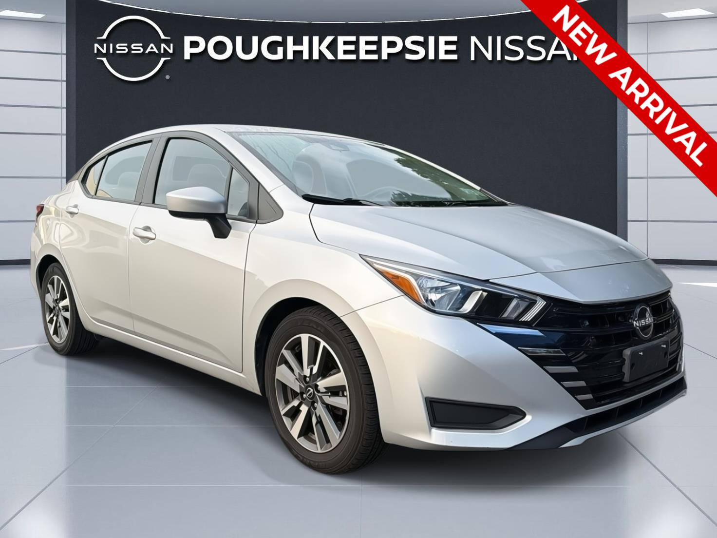Brilliant Silver Metallic 2023 Nissan Versa Sedan Front-Wheel Drive Continuously Variable Transmission