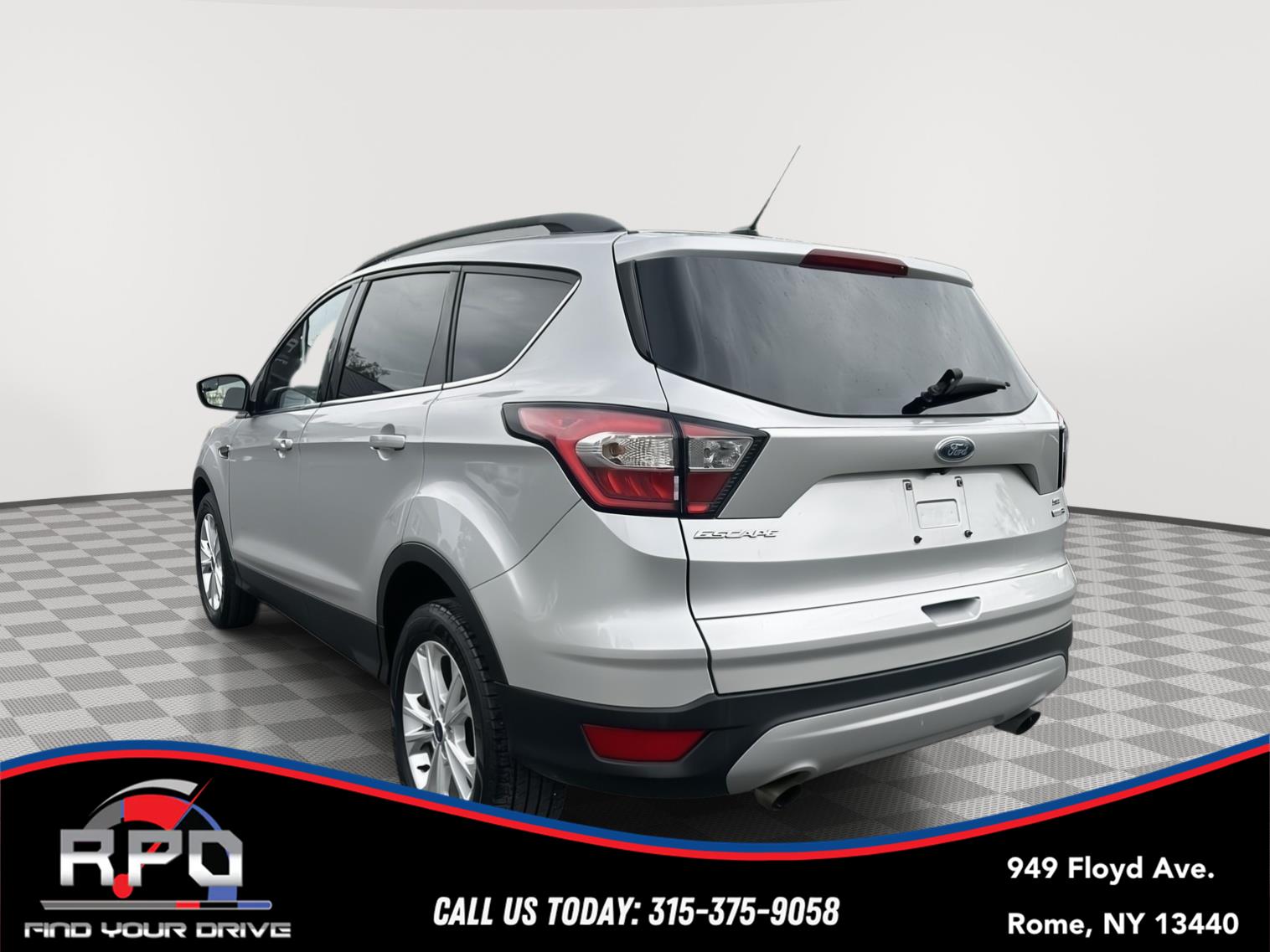 View vehicle photo 3