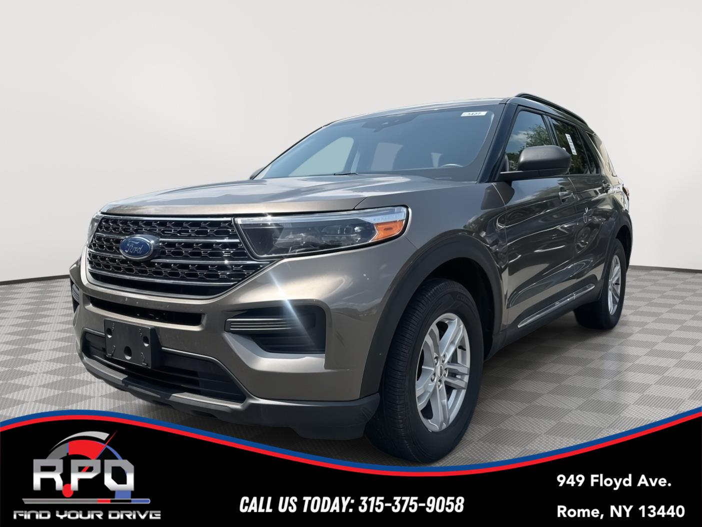 Iconic Silver Metallic 2021 Ford Explorer SUV / Crossover All-Wheel Drive Automatic