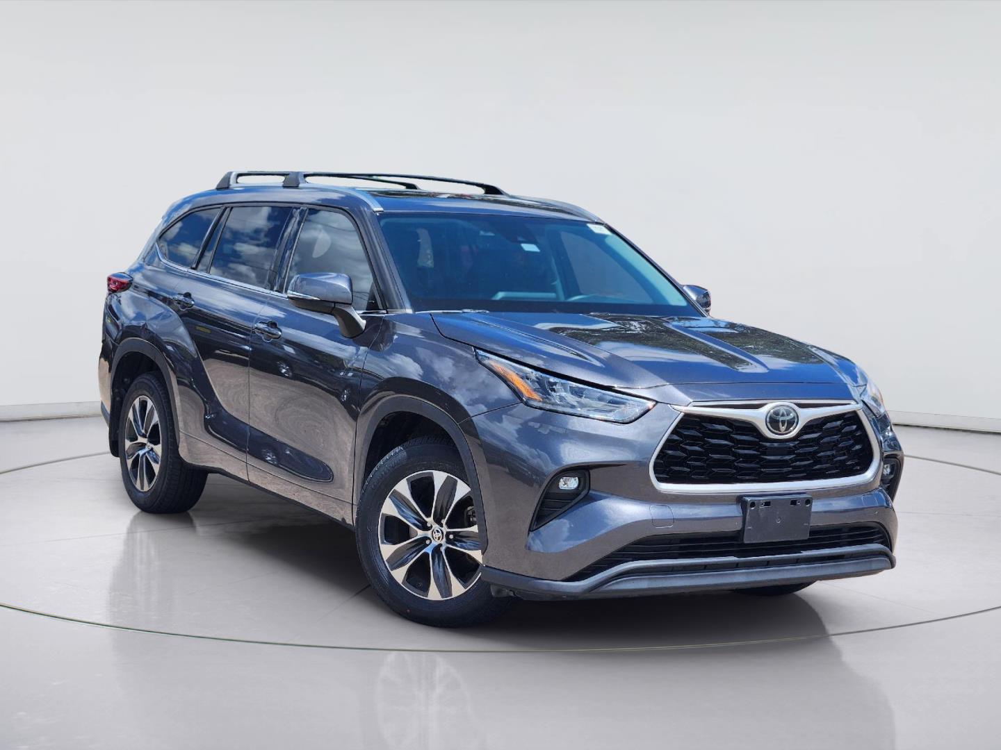Magnetic Gray Metallic 2020 Toyota Highlander SUV / Crossover Front-Wheel Drive 8-Speed Automatic