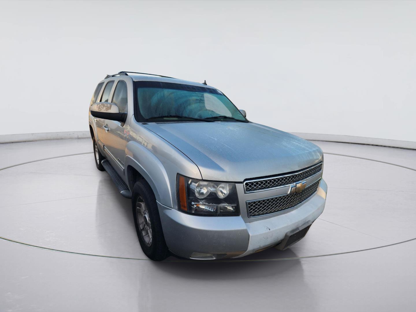 Sheer Silver Metallic 2010 Chevrolet Tahoe SUV / Crossover Four-Wheel Drive 6-Speed Automatic