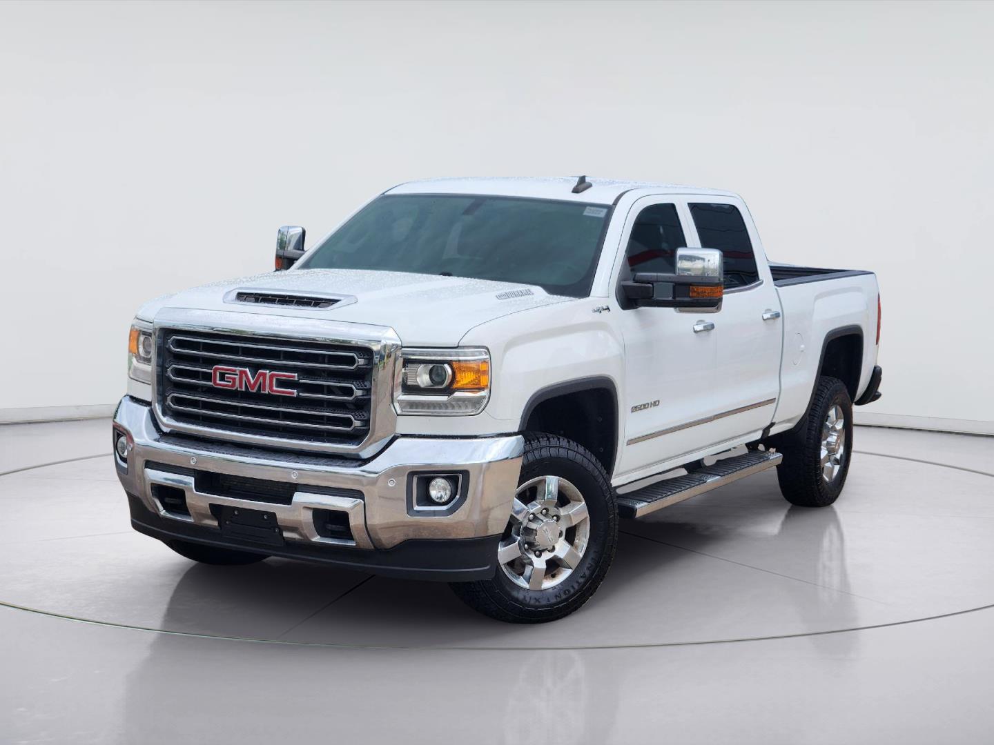 Summit White 2018 GMC Sierra 2500HD Pickup Truck Four-Wheel Drive 6-Speed Automatic
