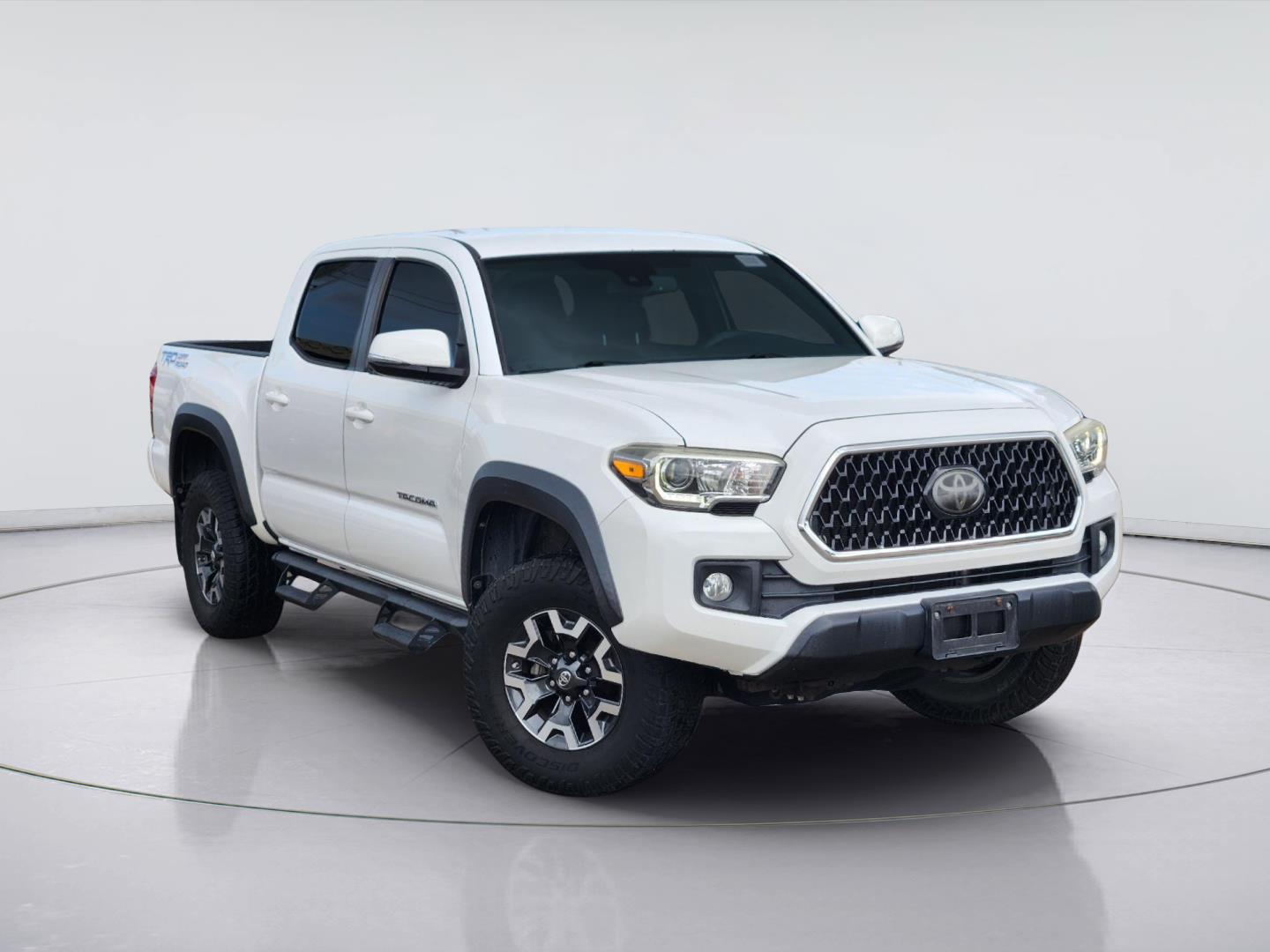 Super White 2018 Toyota Tacoma Pickup Truck 4X2 Automatic