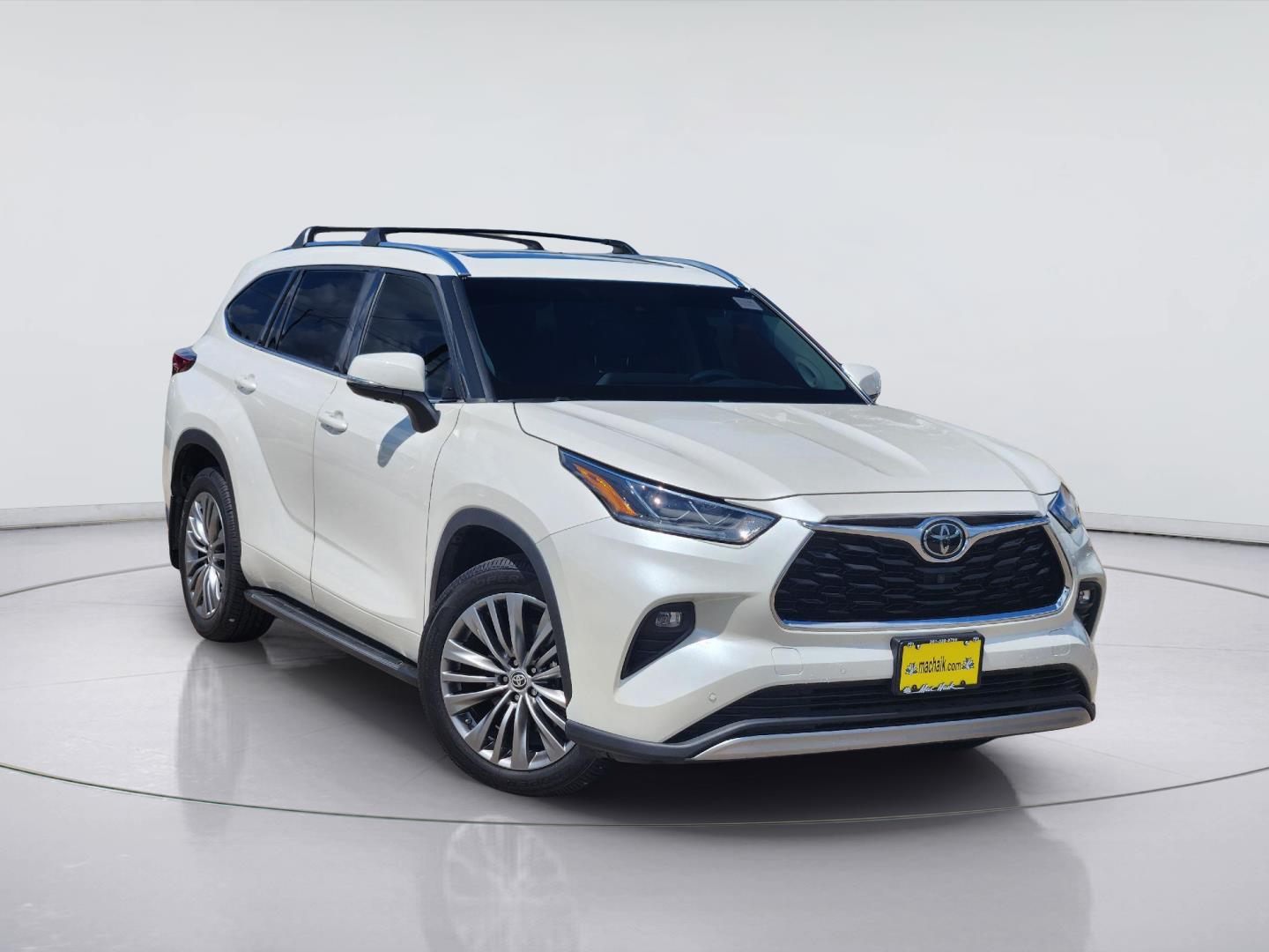 White (Blizzard Pearl) 2020 Toyota Highlander SUV / Crossover All-Wheel Drive 8-Speed Automatic