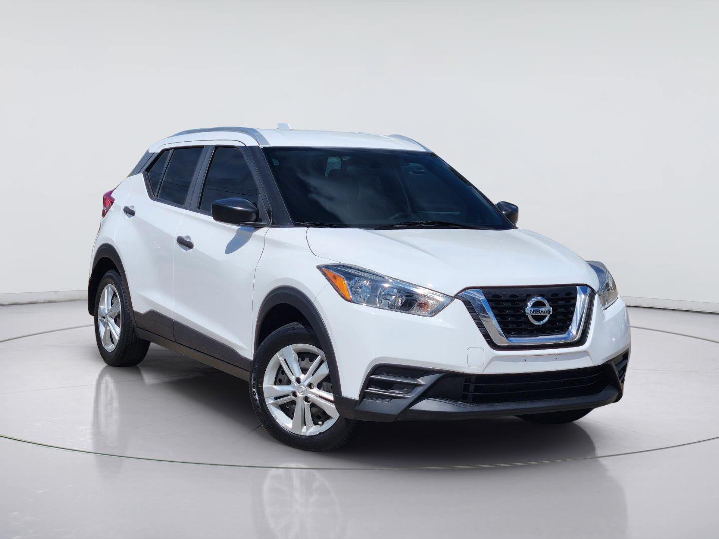 White (Fresh Powder) 2019 Nissan Kicks SUV / Crossover Front-Wheel Drive Continuously Variable Transmission