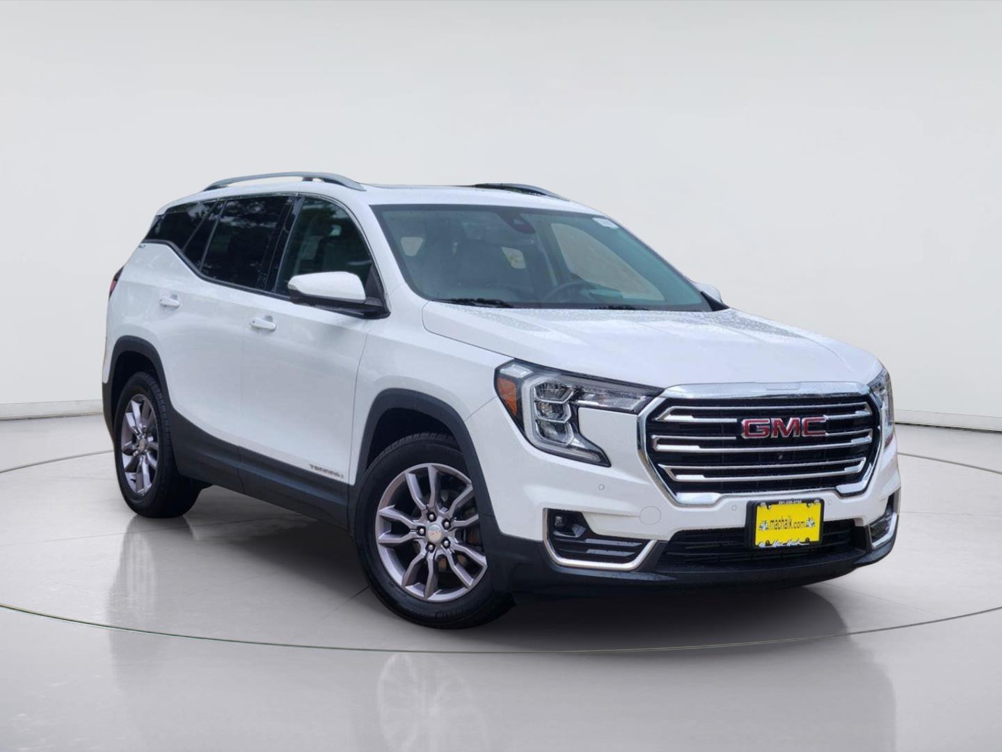 Summit White 2023 GMC Terrain SUV / Crossover Front-Wheel Drive 9-Speed Automatic Overdrive