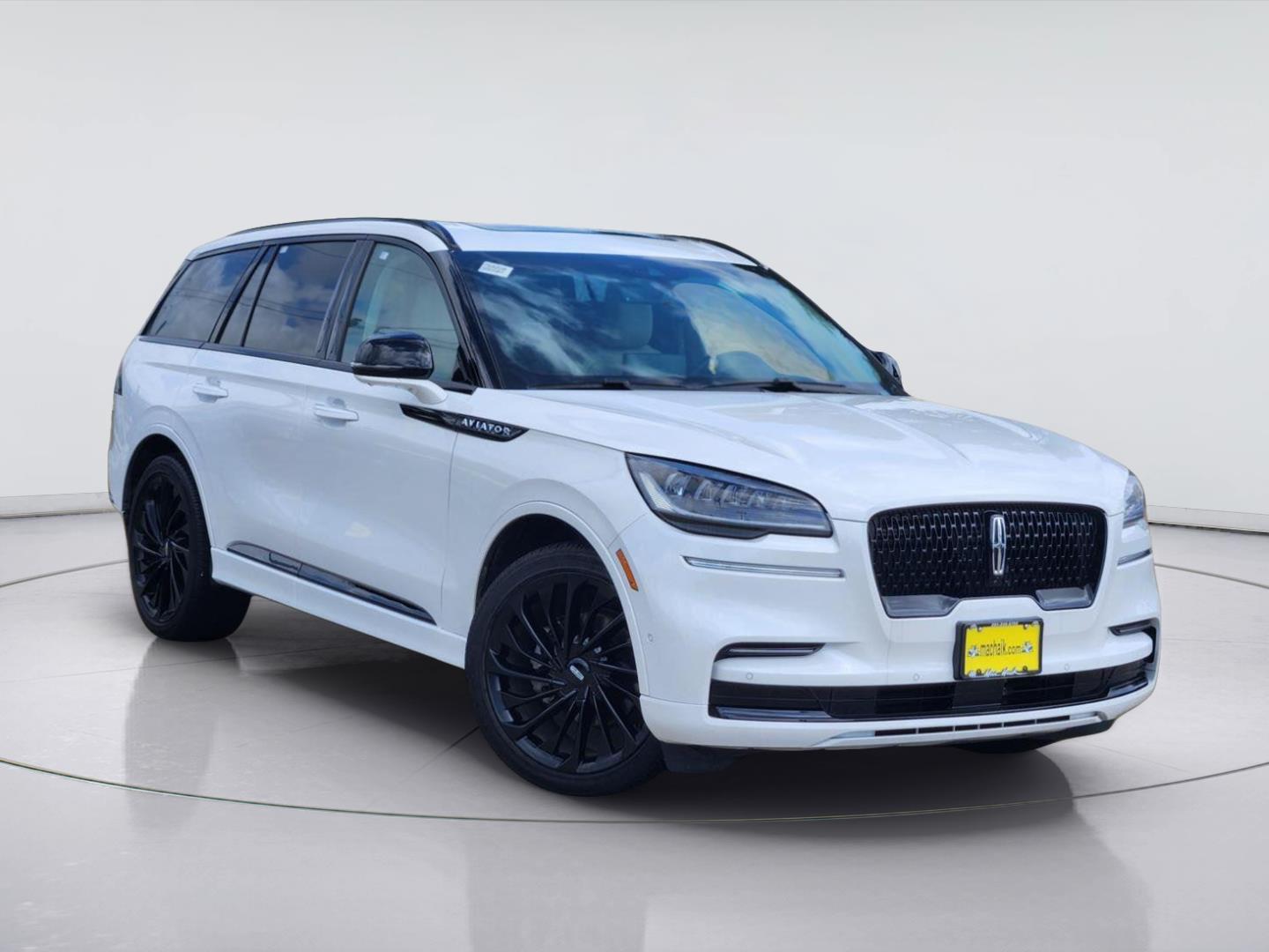 White 2024 Lincoln Aviator SUV / Crossover Rear-Wheel Drive