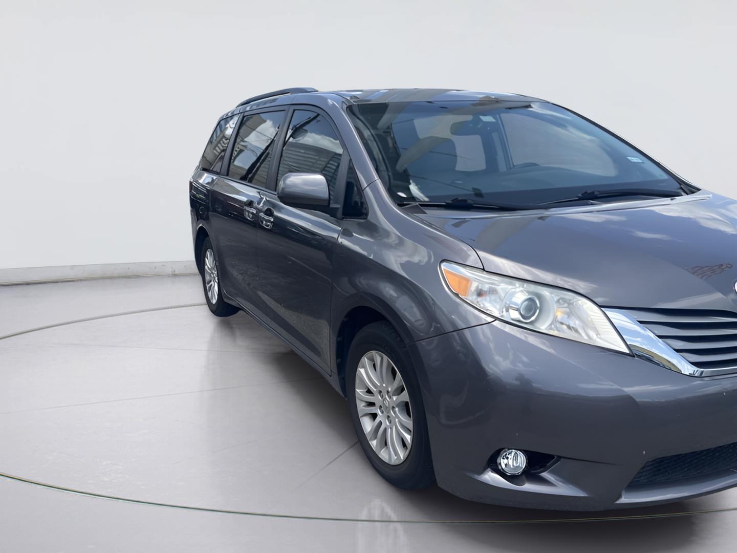 Predawn Gray Mica 2017 Toyota Sienna Minivan Front-Wheel Drive Automatic