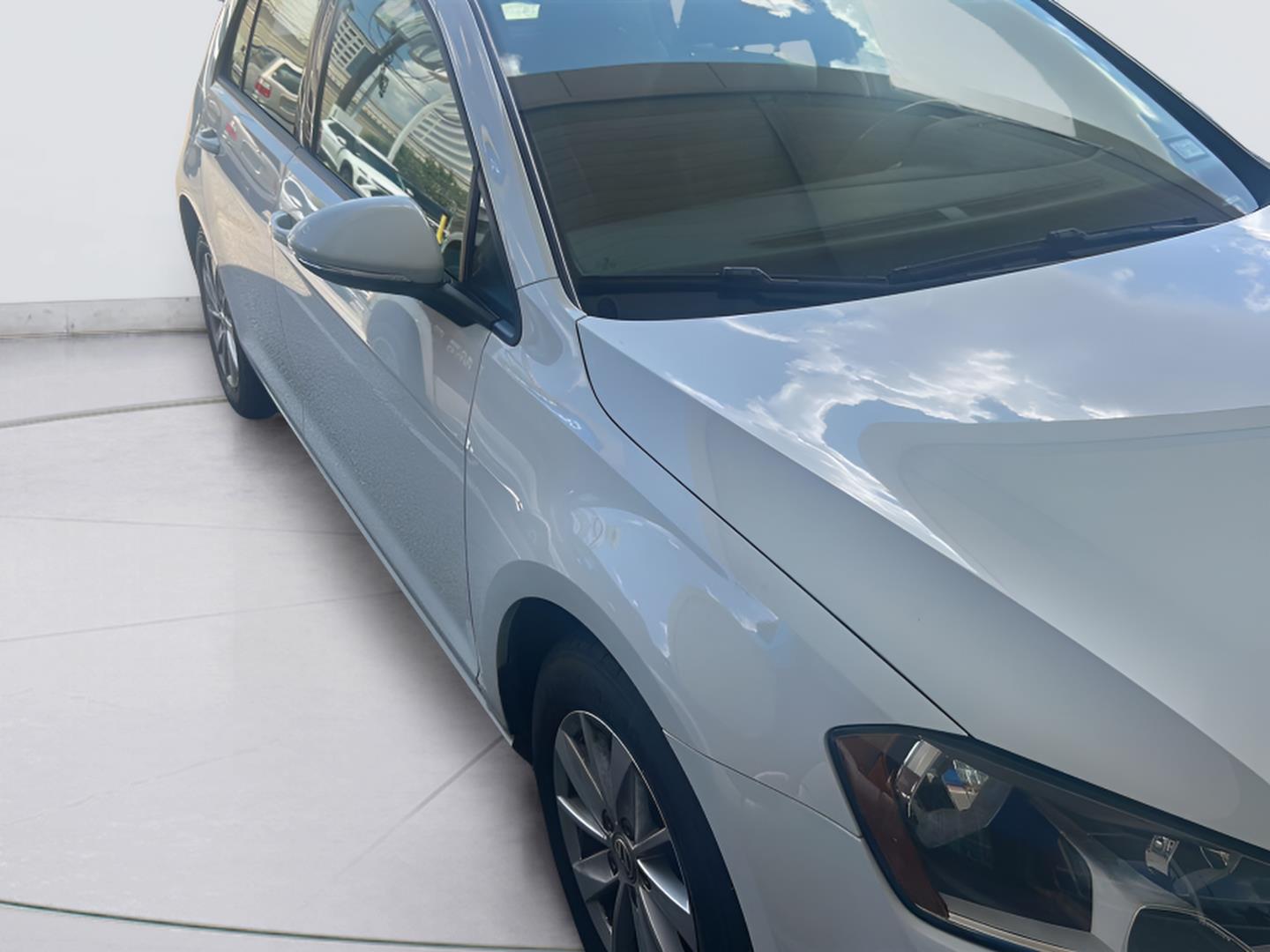 Pure White 2016 Volkswagen Golf Hatchback Front-Wheel Drive Automatic