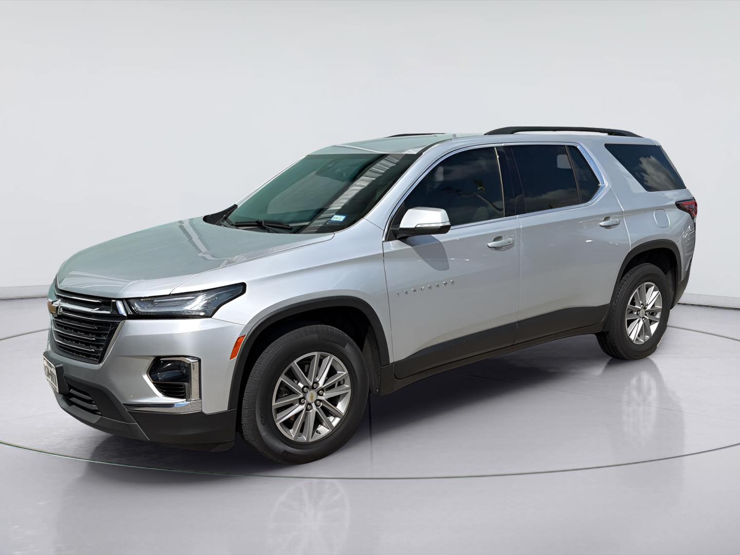 Silver Ice Metallic 2022 Chevrolet Traverse SUV / Crossover Front-Wheel Drive 9-Speed Automatic