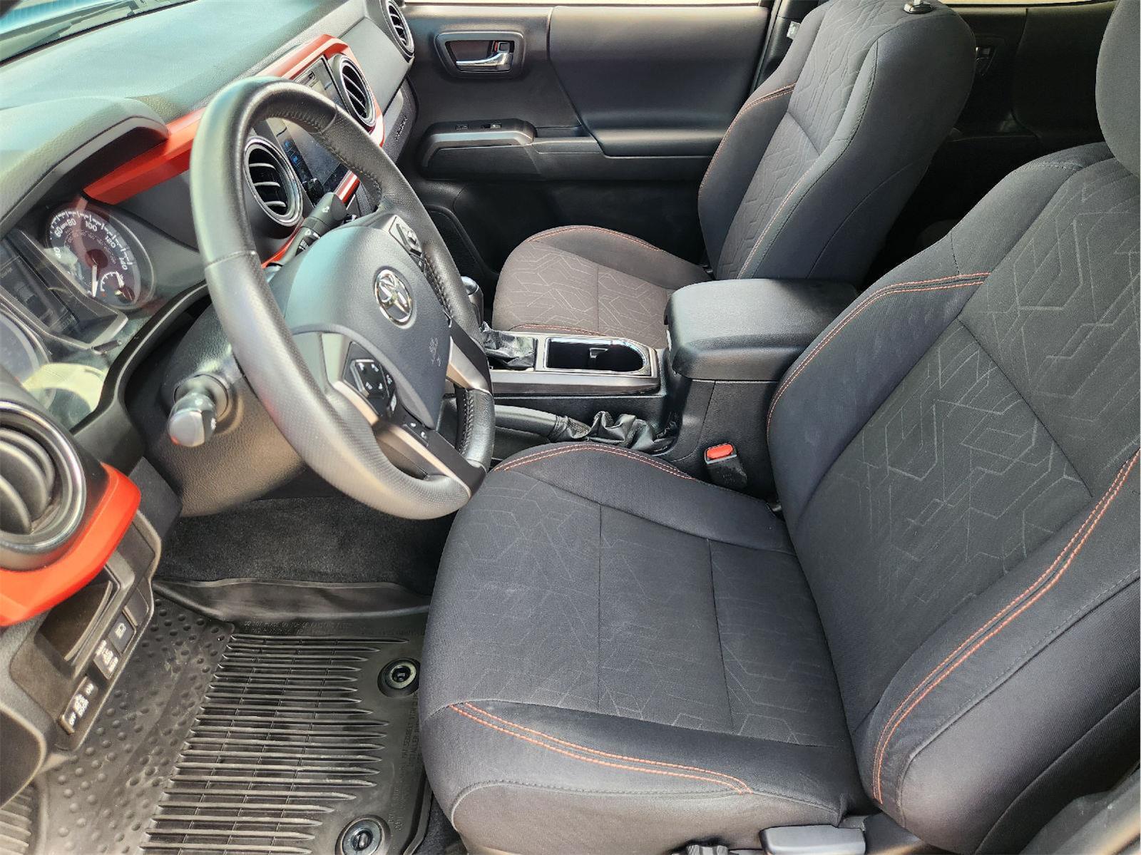 2019 Toyota Tacoma photo 13 of 33