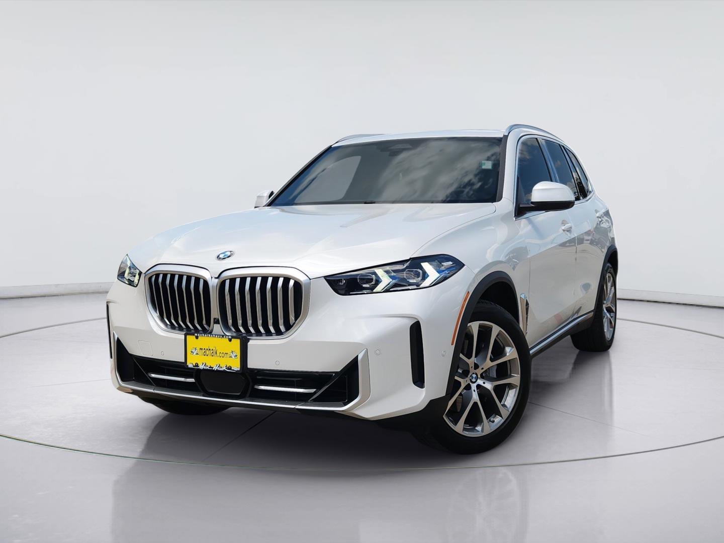 Mineral White Metallic 2024 BMW X5 SUV / Crossover Rear-Wheel Drive Automatic