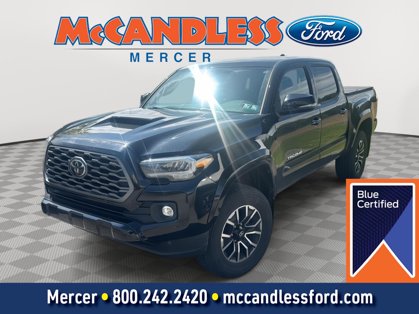 Midnight Black Metallic 2022 Toyota Tacoma Pickup Truck Four-Wheel Drive 6-Speed Automatic