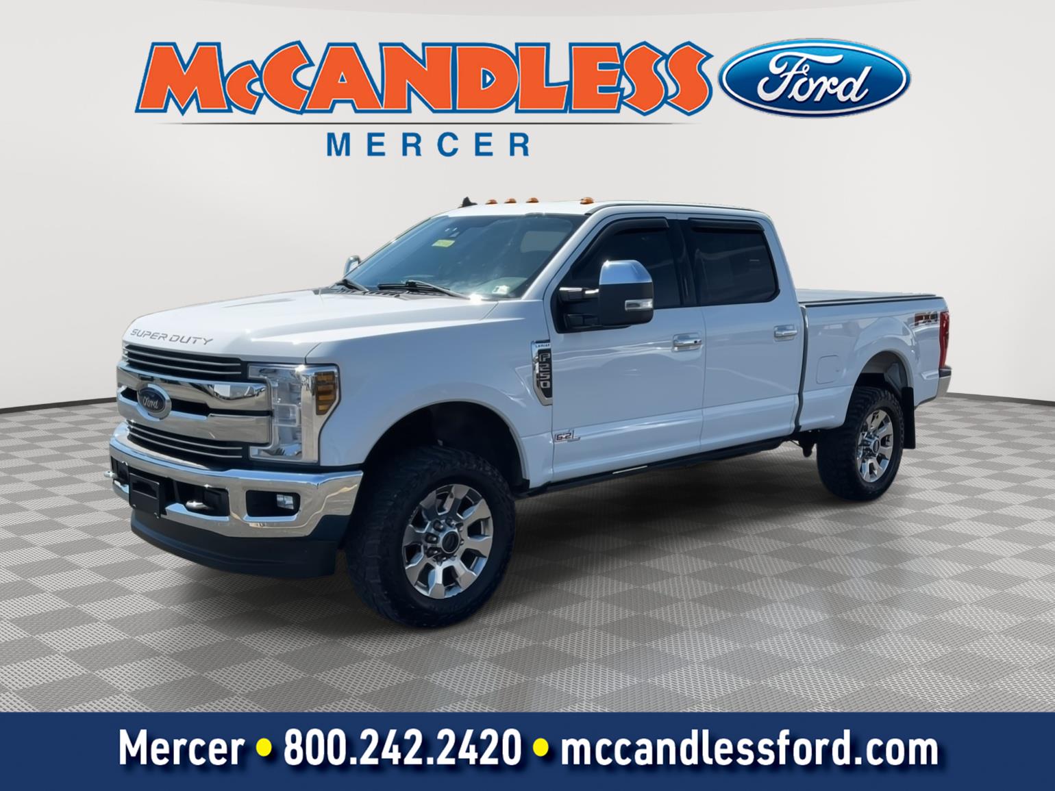 Oxford White 2019 Ford F-250 Super Duty Lariat Crew Cab 4WD Pickup Truck Four-Wheel Drive 6-Speed Automatic