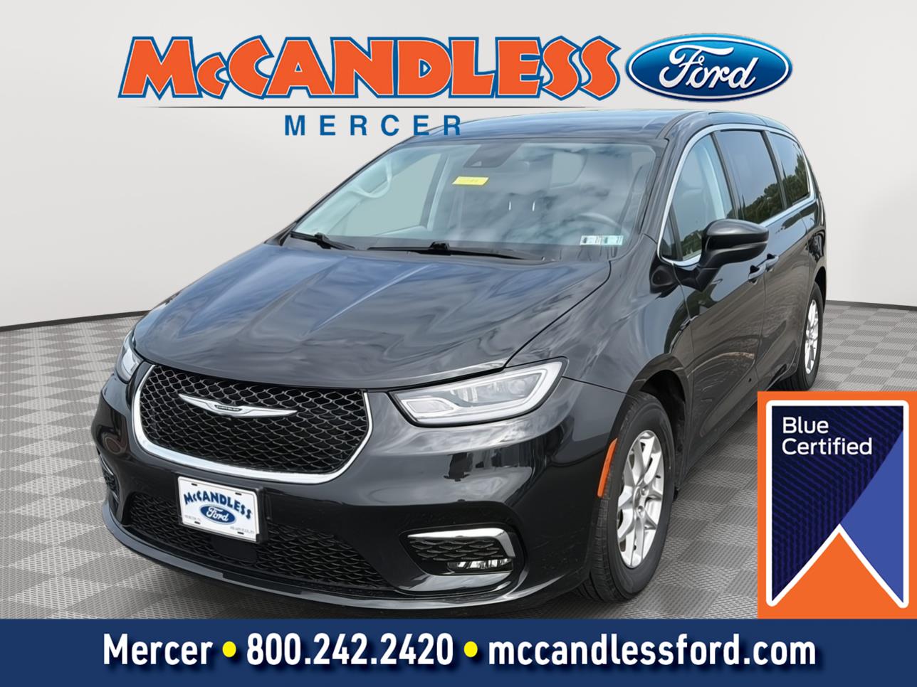 Brilliant Black Crystal Pearlcoat 2023 Chrysler Pacifica Minivan Front-Wheel Drive 9-Speed Automatic