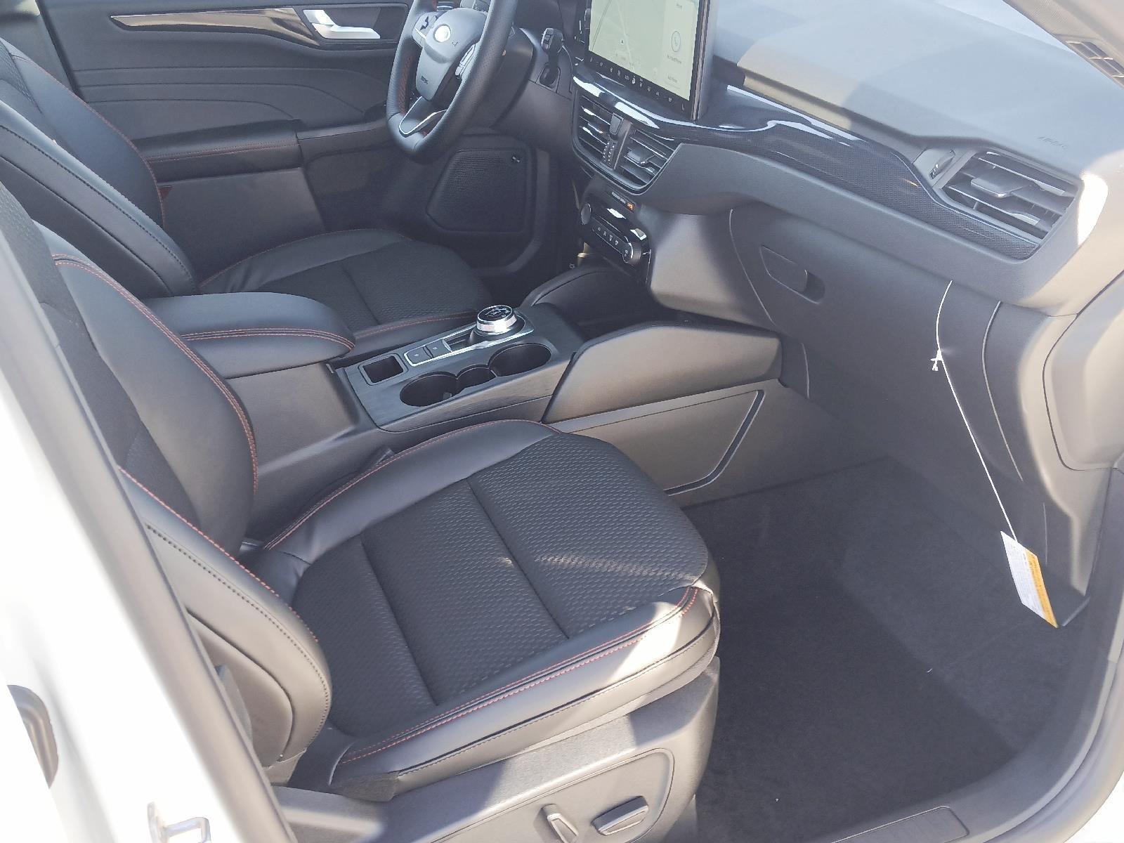 New 2025 Ford Escape ST-Line Select SUV for sale in Lincoln NE