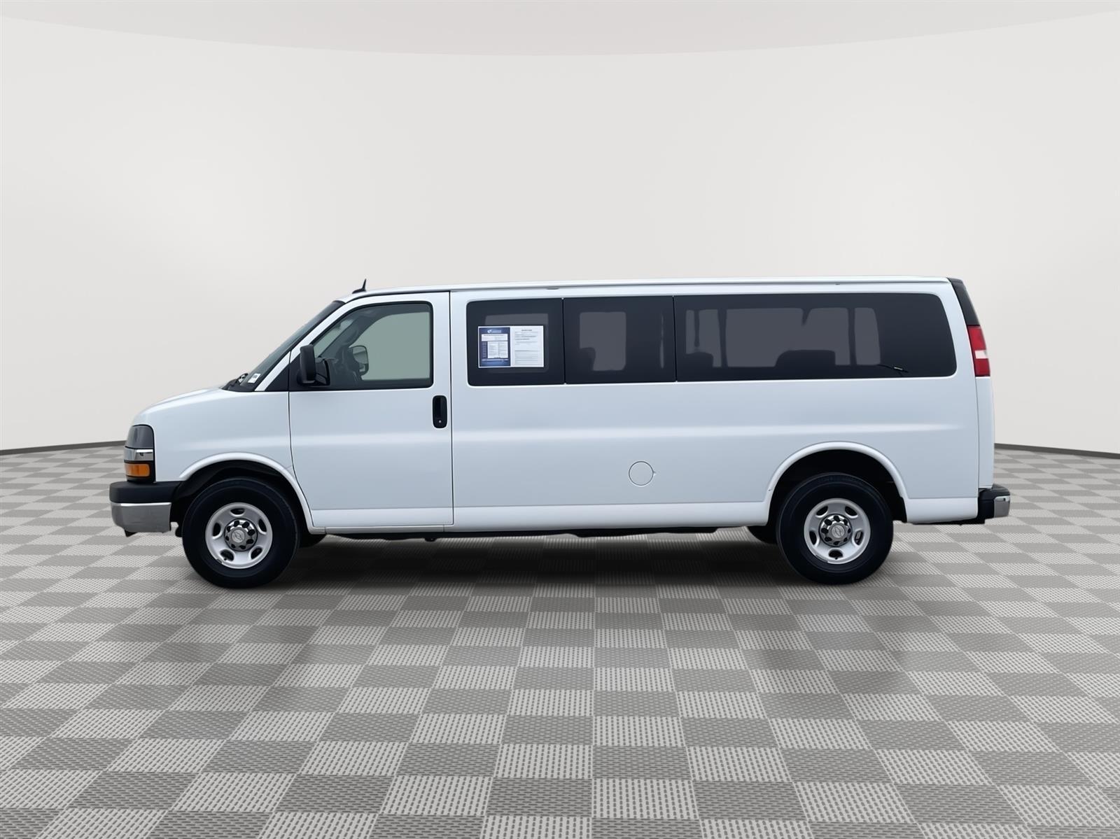 Used 2015 Chevrolet Express Passenger LT Minivans for sale in Lincoln NE