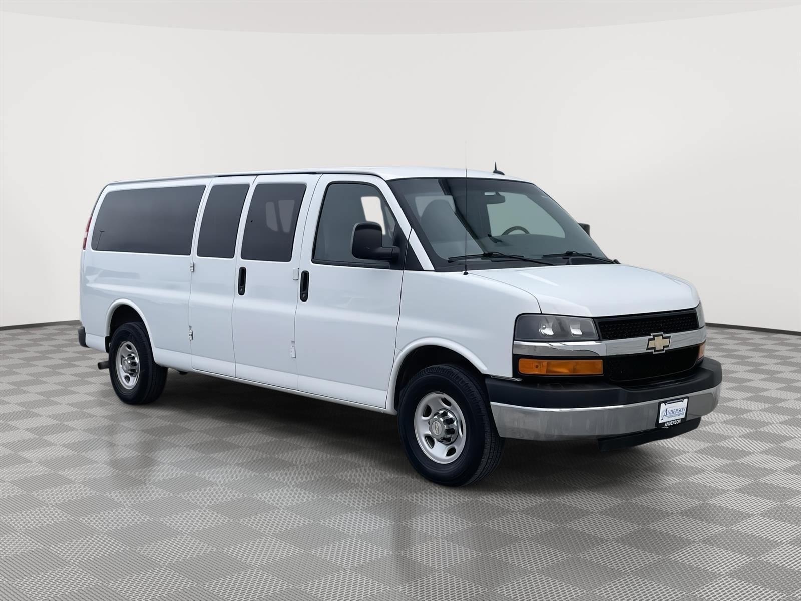 Used 2015 Chevrolet Express Passenger LT Minivans for sale in Lincoln NE