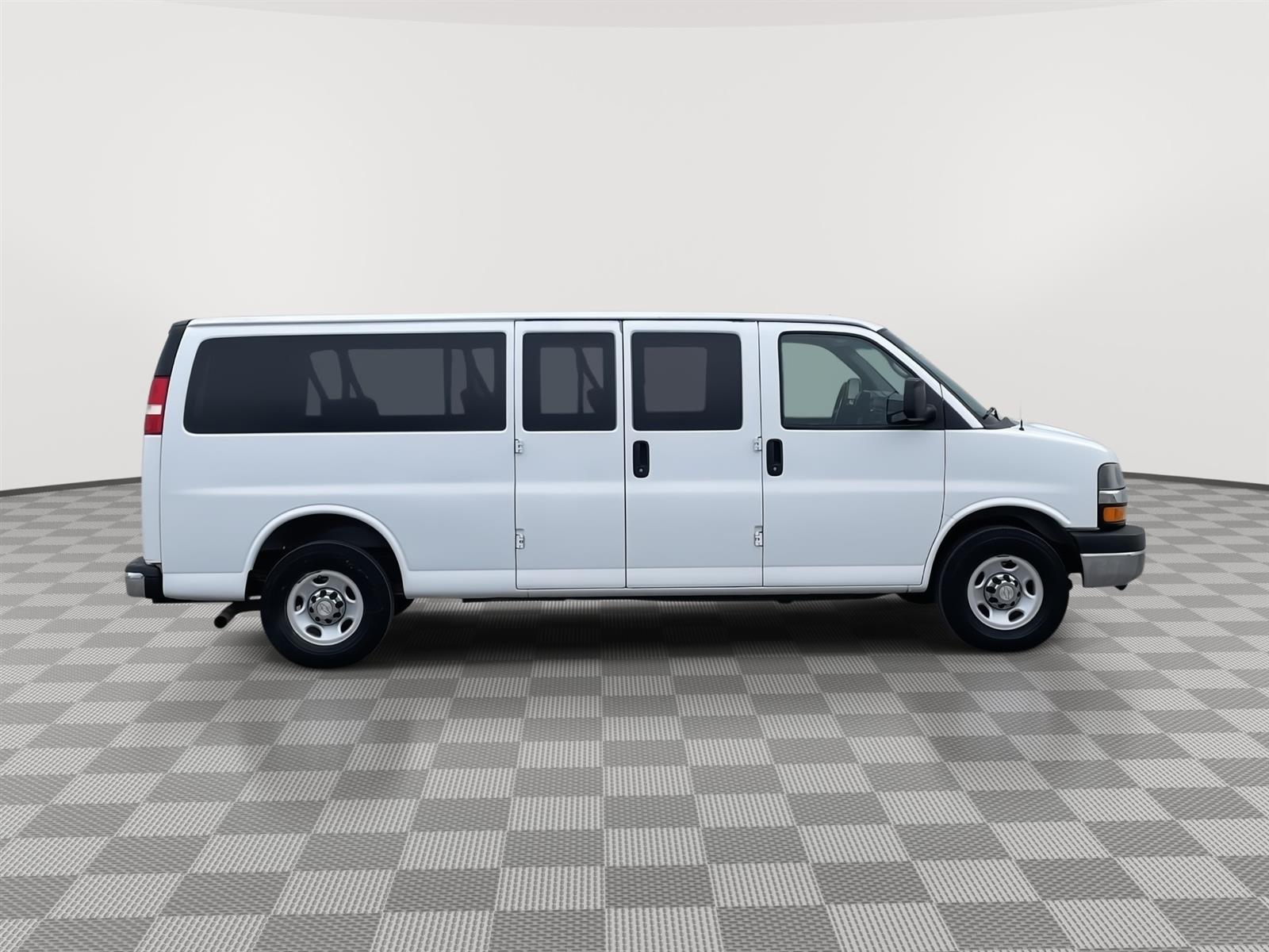 Used 2015 Chevrolet Express Passenger LT Minivans for sale in Lincoln NE