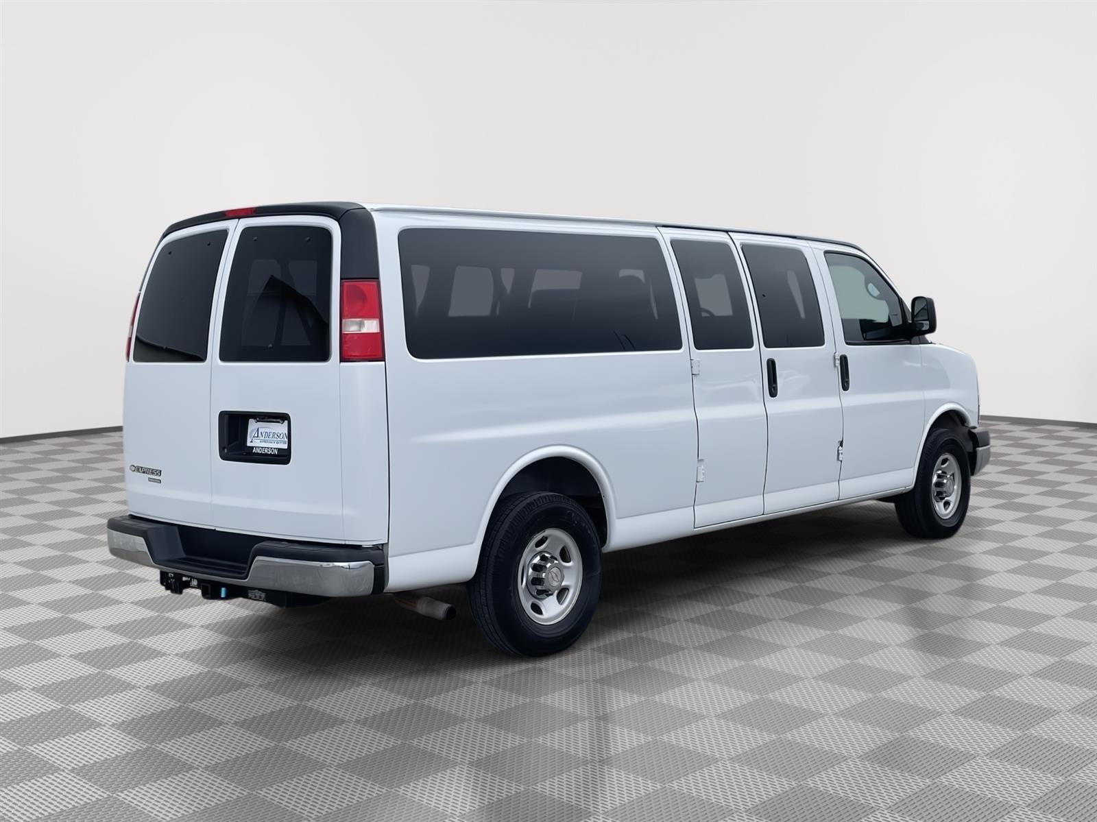 Used 2015 Chevrolet Express Passenger LT Minivans for sale in Lincoln NE