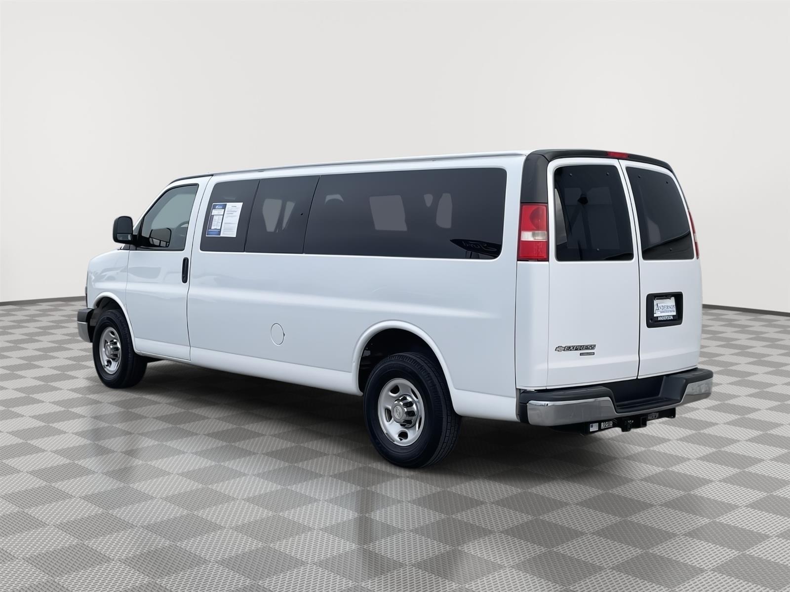 Used 2015 Chevrolet Express Passenger LT Minivans for sale in Lincoln NE