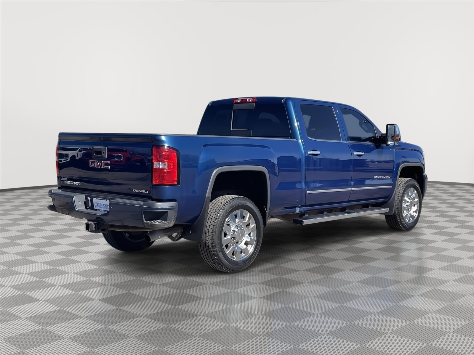 Used 2015 GMC Sierra 2500HD Available WiFi Denali Crew Cab Truck for sale in Lincoln NE