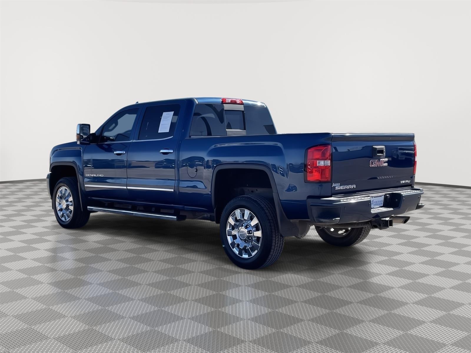 Used 2015 GMC Sierra 2500HD Available WiFi Denali Crew Cab Truck for sale in Lincoln NE