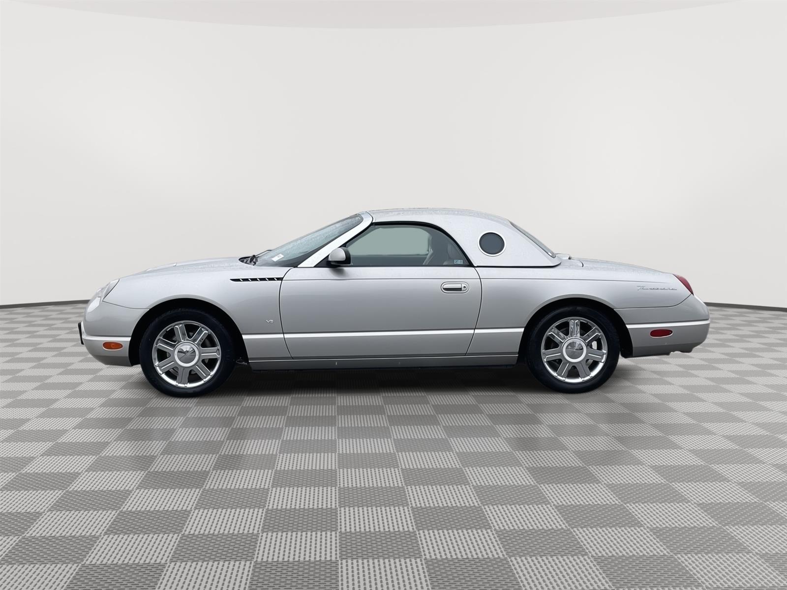 Used 2004 Ford Thunderbird Deluxe Convertible for sale in Lincoln NE