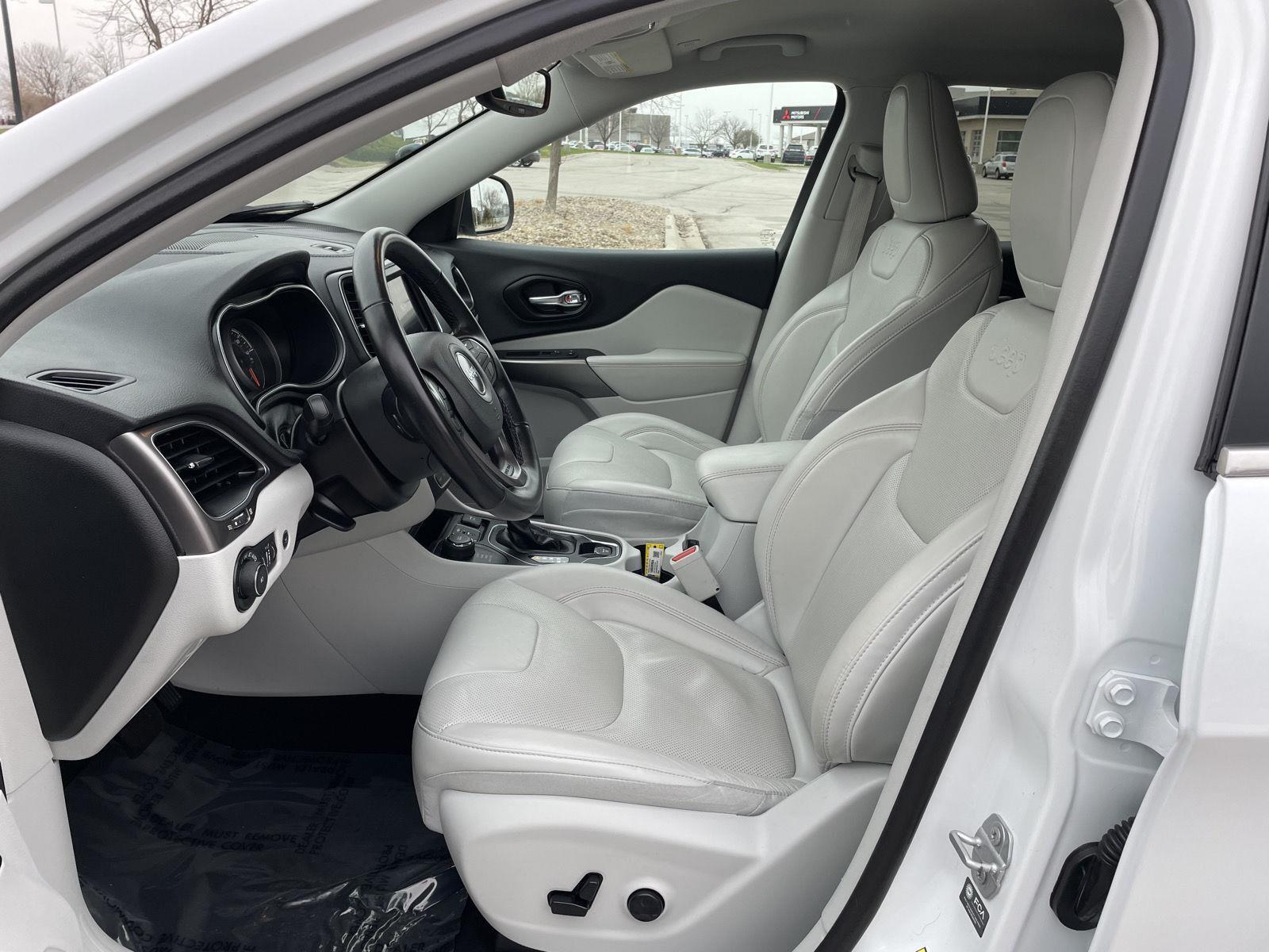 Used 2021 Jeep Cherokee Latitude Lux SUV for sale in Lincoln NE