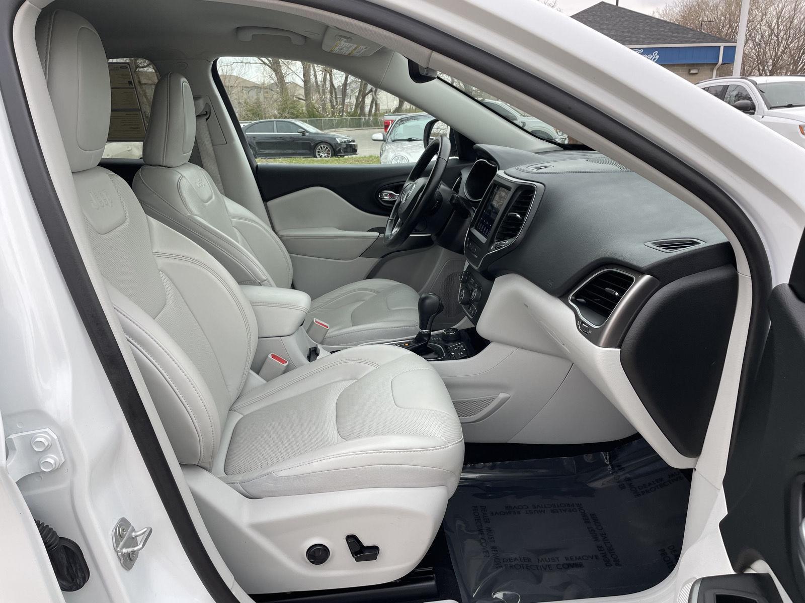 Used 2021 Jeep Cherokee Latitude Lux SUV for sale in Lincoln NE