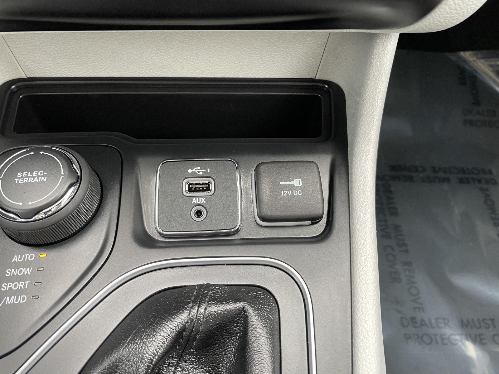 Used 2021 Jeep Cherokee Latitude Lux SUV for sale in Lincoln NE