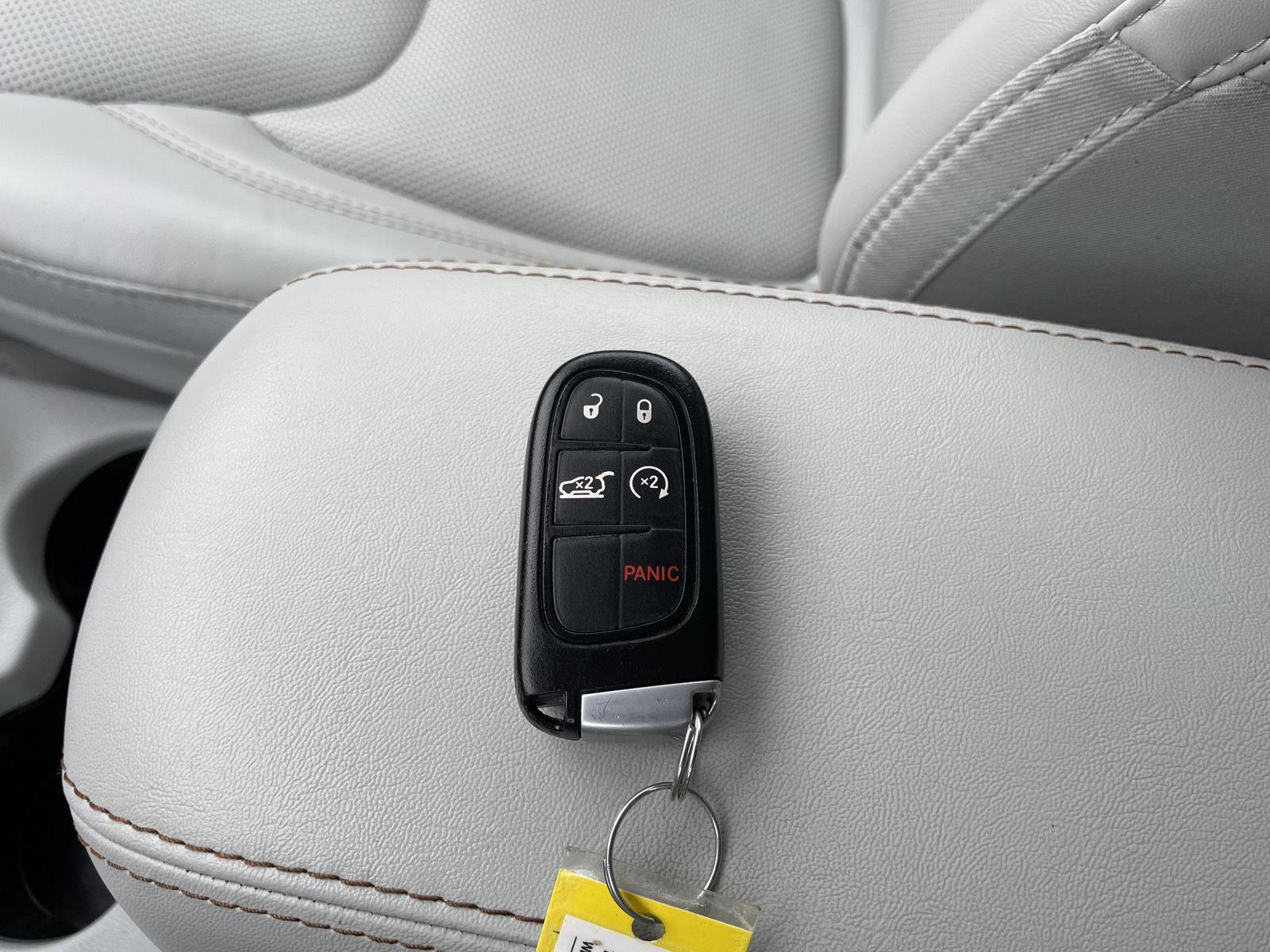 Used 2021 Jeep Cherokee Latitude Lux SUV for sale in Lincoln NE