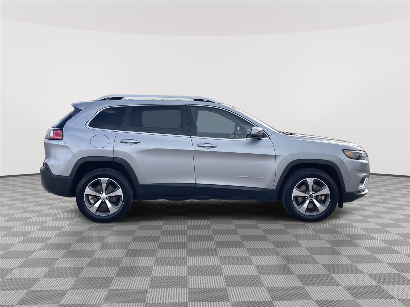 Used 2019 Jeep Cherokee Limited SUV for sale in Lincoln NE