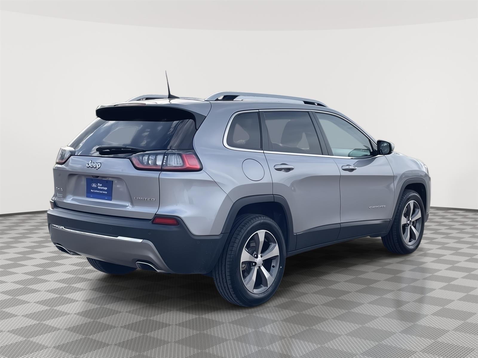 Used 2019 Jeep Cherokee Limited SUV for sale in Lincoln NE