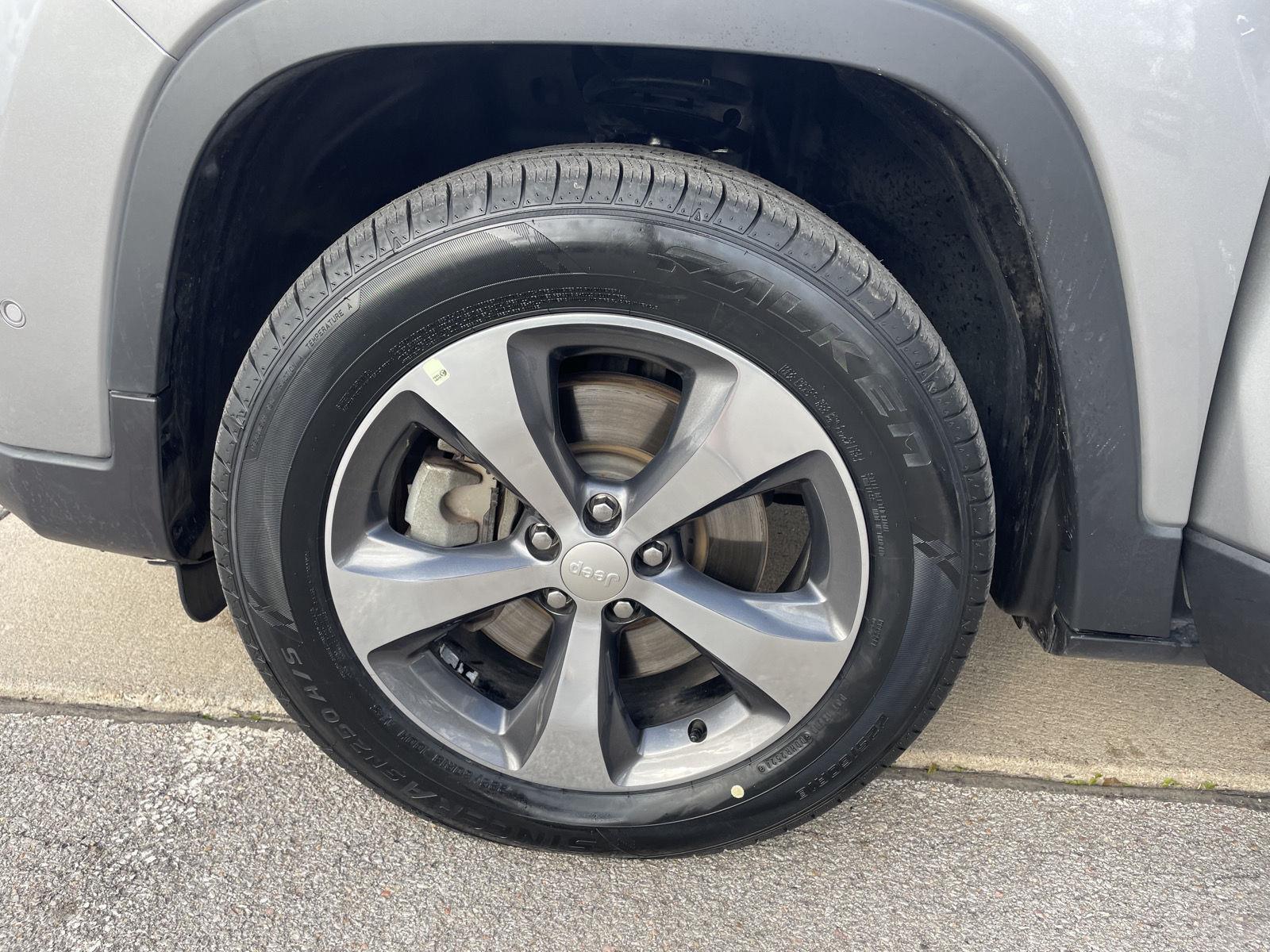 Used 2019 Jeep Cherokee Limited SUV for sale in Lincoln NE