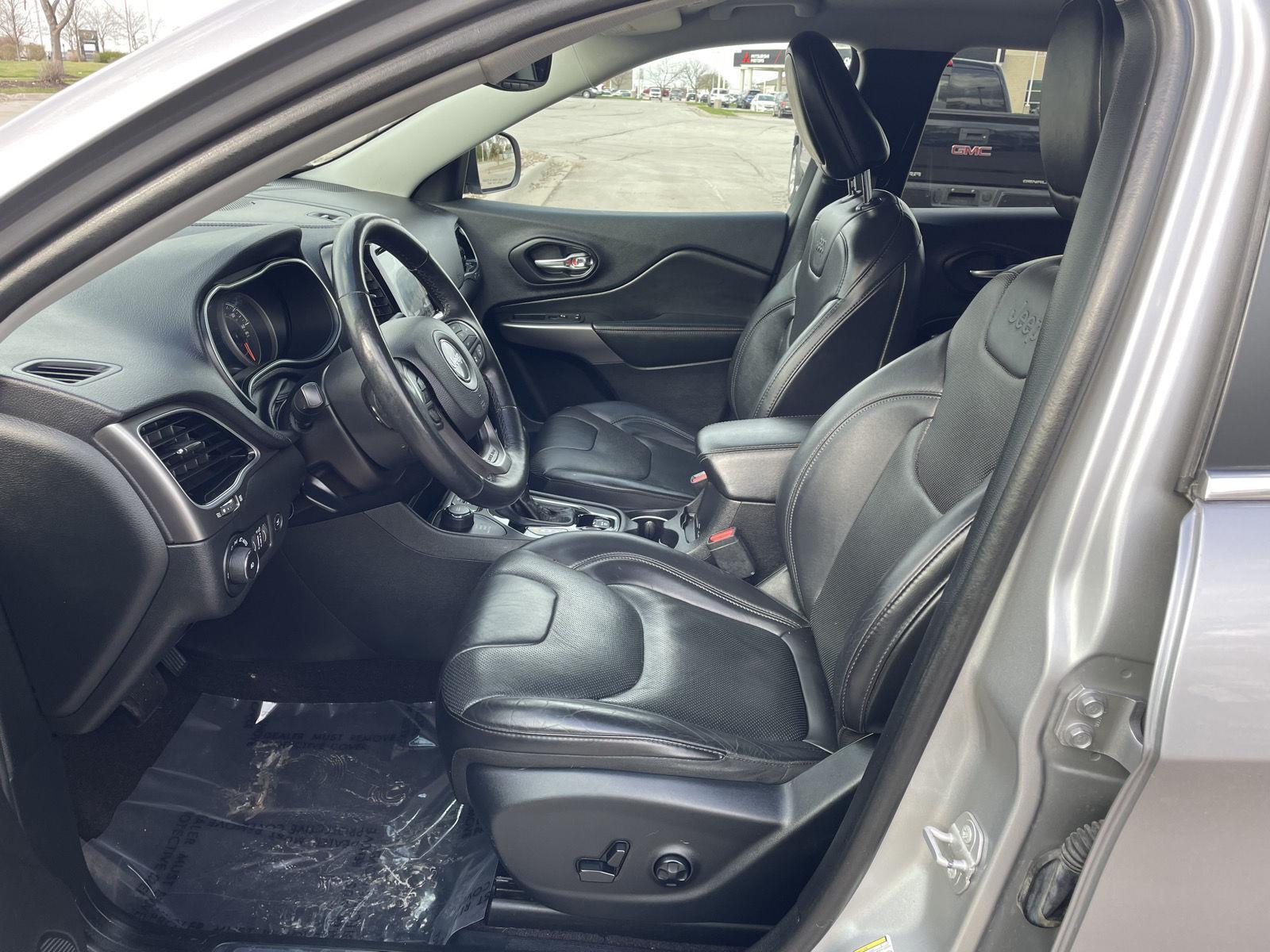 Used 2019 Jeep Cherokee Limited SUV for sale in Lincoln NE