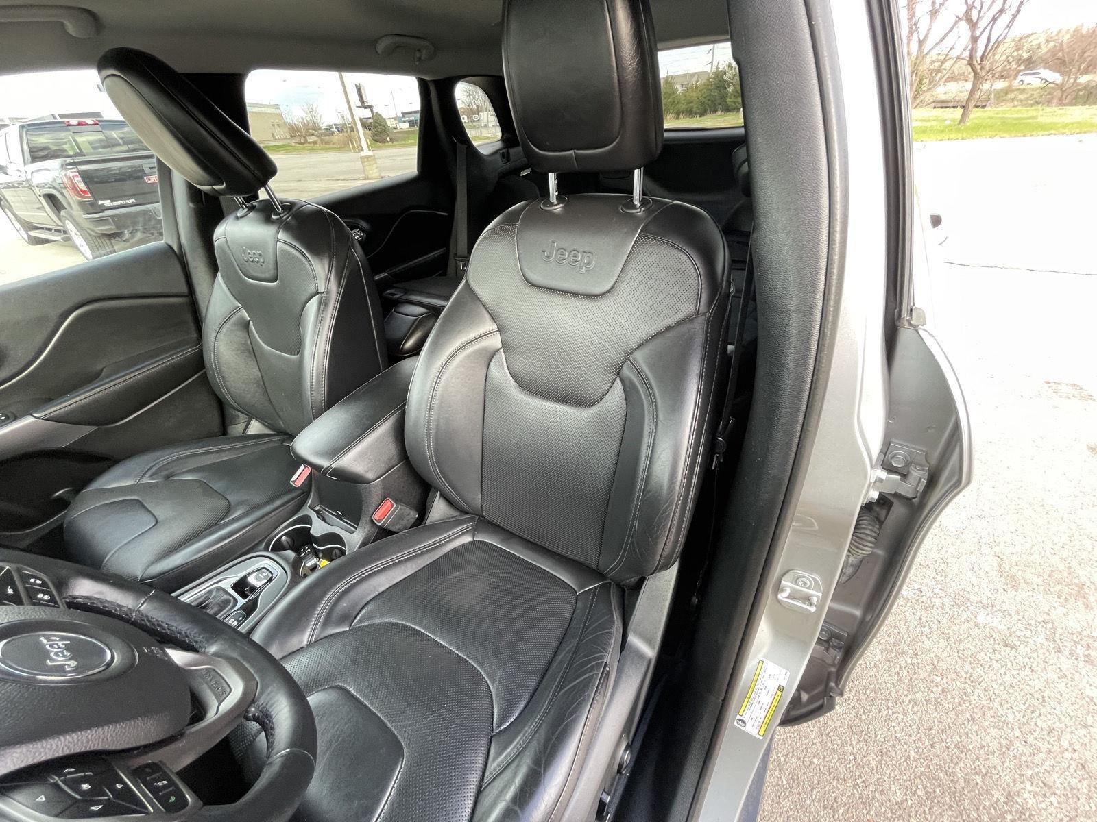 Used 2019 Jeep Cherokee Limited SUV for sale in Lincoln NE