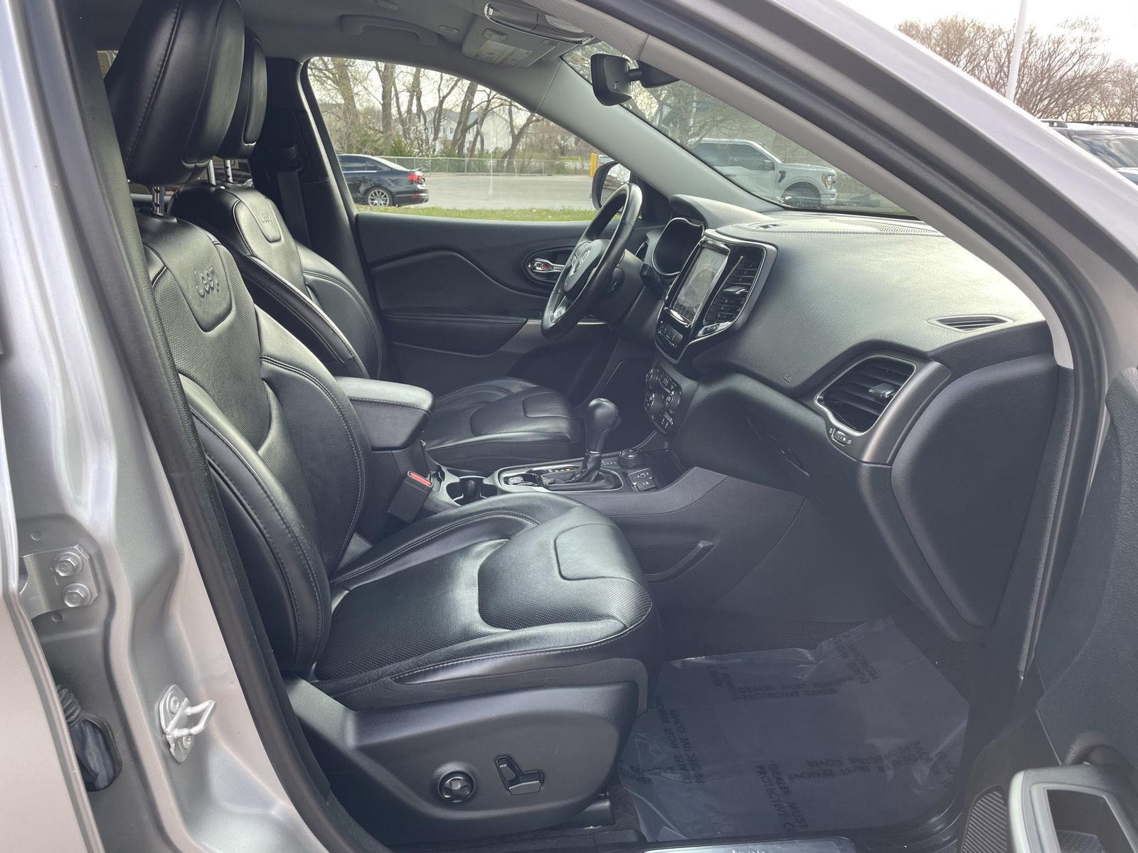 Used 2019 Jeep Cherokee Limited SUV for sale in Lincoln NE