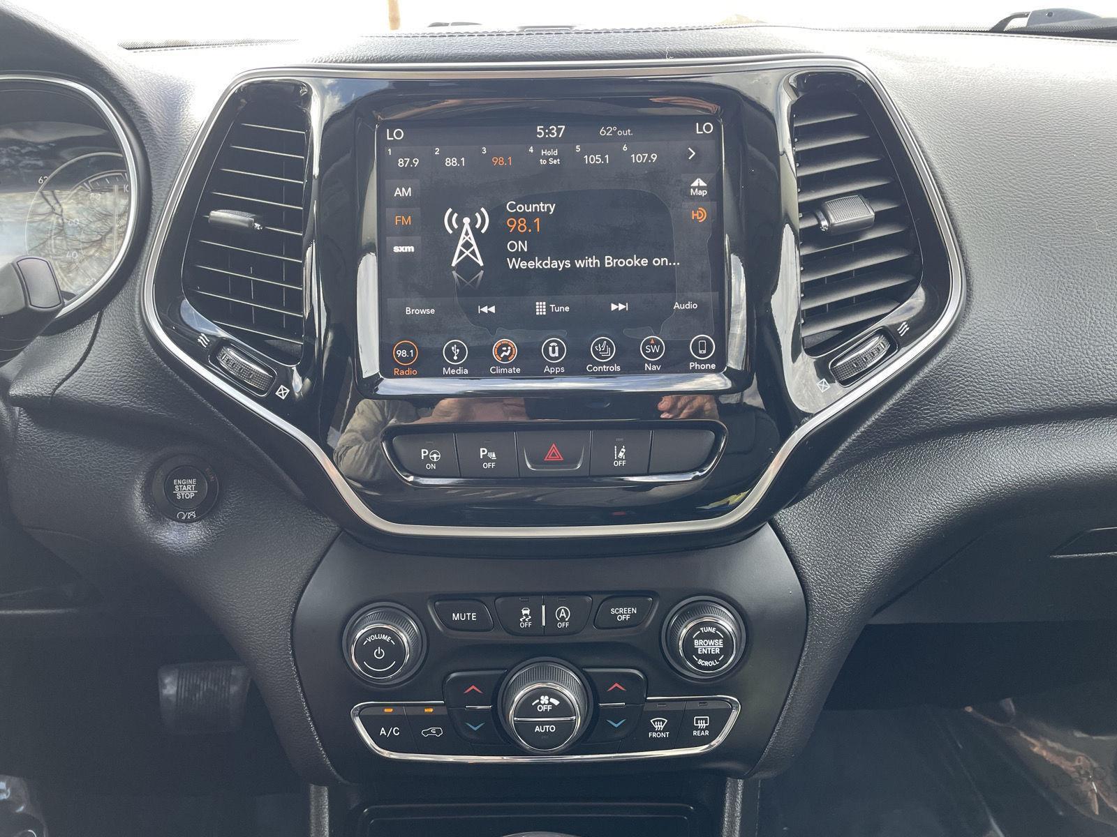 Used 2019 Jeep Cherokee Limited SUV for sale in Lincoln NE
