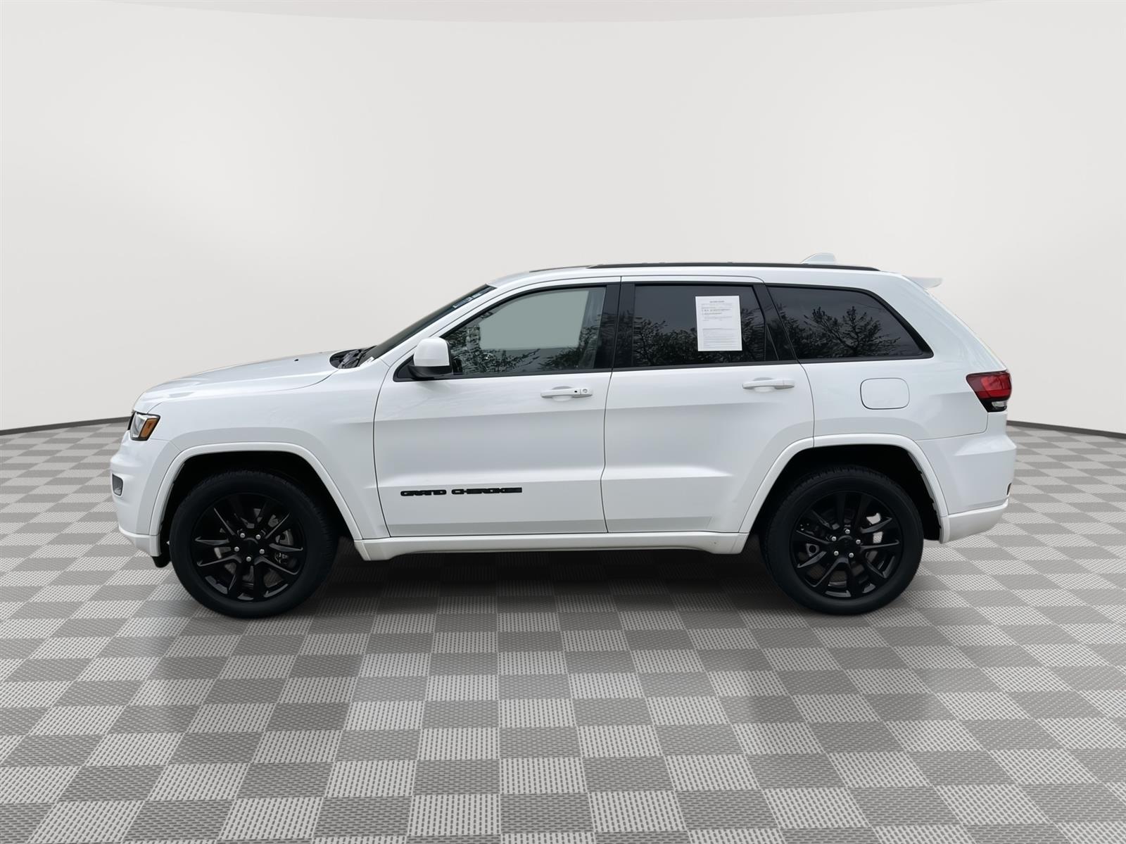 Used 2021 Jeep Grand Cherokee Laredo X SUV for sale in Lincoln NE