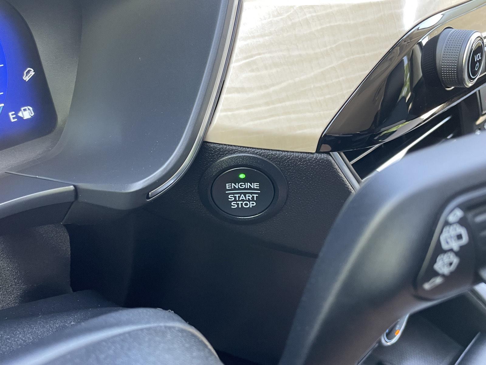 Used 2022 Ford Escape Titanium Hybrid SUV for sale in Lincoln NE